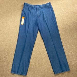 HAGGAR W-2-W Denim. 38W x 32L